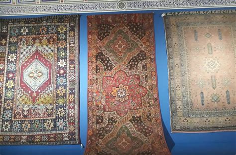  The Woven Carpet - A Tale of Hidden Treasures and Forgotten Wisdom from 11th Century Iran!